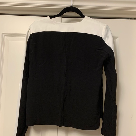 Modern Zara Long sleeve V-Neck - Picture 3 of 4